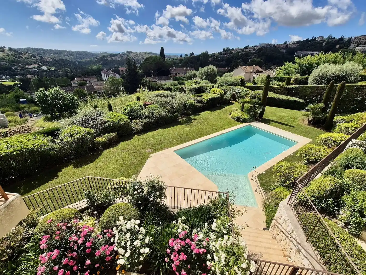 Image of Villa - 4 Bedrooms - 3 Bathrooms for Sale in Alpes-Maritimes-Vence-France, Image 4
