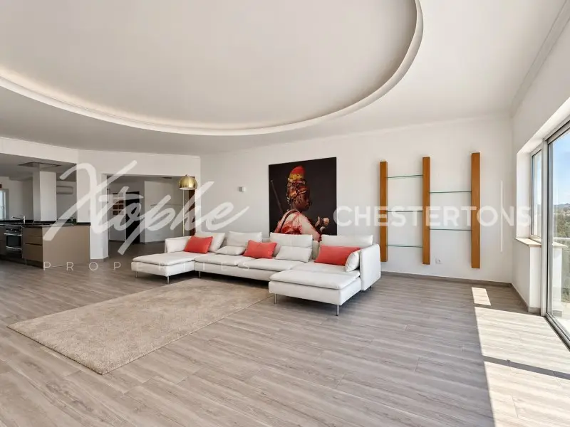  Image of Villa - 3 Bedrooms - 2 Bathrooms for sale in Faro-Faro-Portugal, Image 10