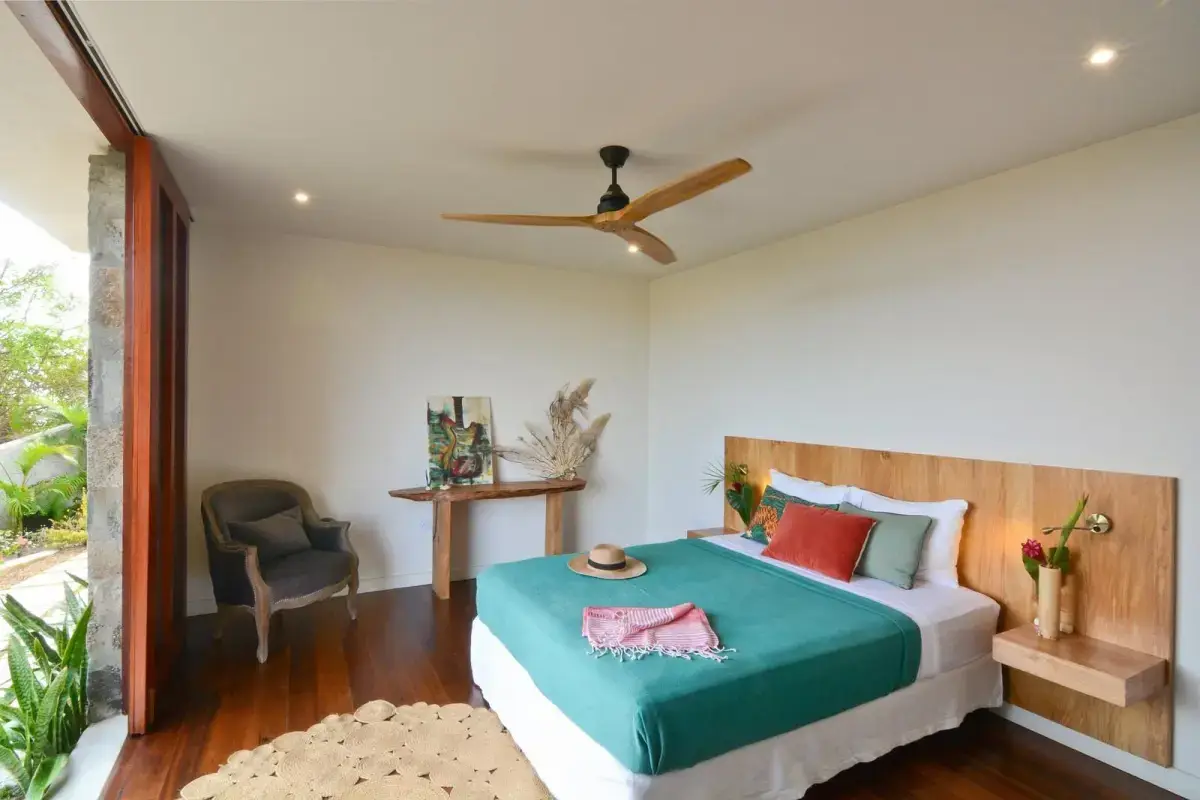  Image of Residential - 3 Bedrooms - 4 Bathrooms for sale in Bequia-Ocar-St. Vincent & the Grenadines, Image 18