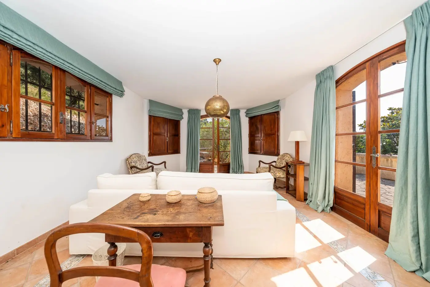  Image of Villa - 12 Bedrooms - 9 Bathrooms for Sale in Alpes-Maritimes-Grasse-France, Image 9