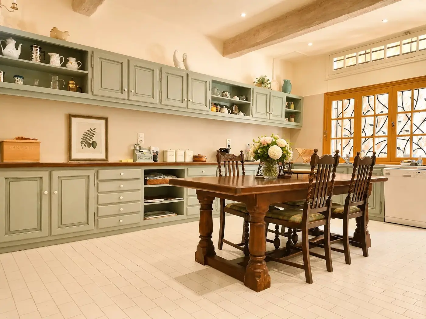  Image of Villa - 6 Bedrooms - 6 Bathrooms for Sale in Alpes-Maritimes-Vence-France, Image 14