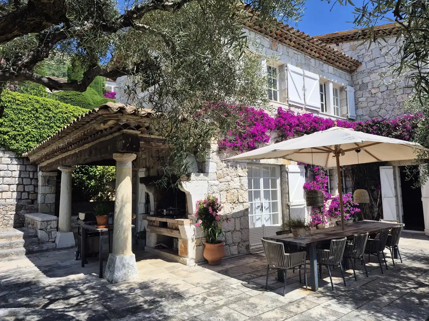  Image of Villa - 6 Bedrooms - 6 Bathrooms for Sale in Alpes-Maritimes-Vence-France, Image 16