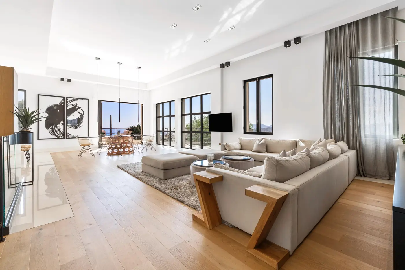 Image of Villa - 5 Bedrooms for Sale in Alpes-Maritimes-Le Cannet-France, Image 4
