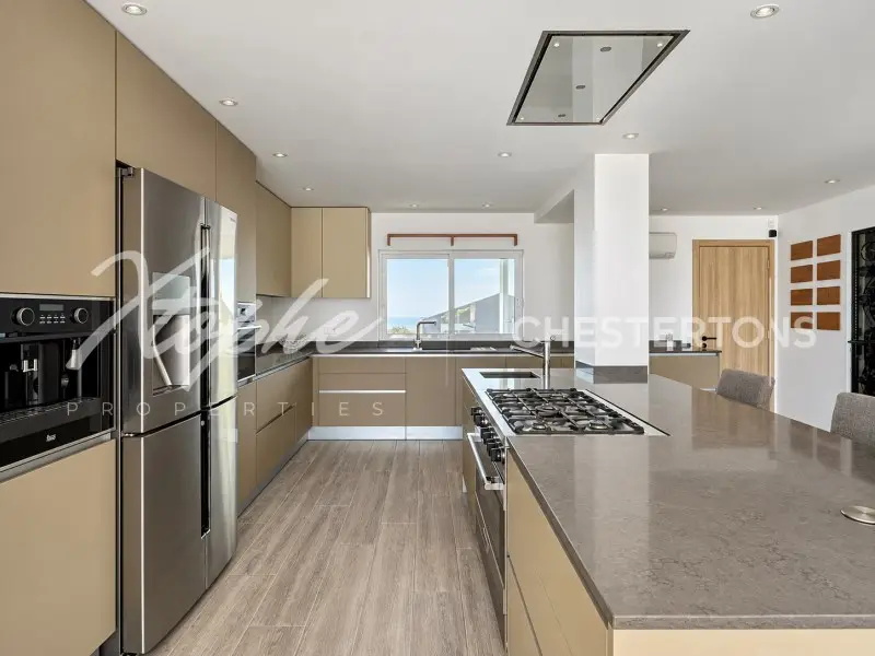  Image of Villa - 3 Bedrooms - 2 Bathrooms for sale in Faro-Faro-Portugal, Image 12