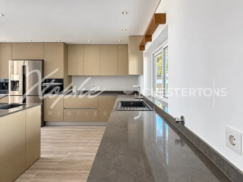  Image of Villa - 3 Bedrooms - 2 Bathrooms for sale in Faro-Faro-Portugal, Image 14
