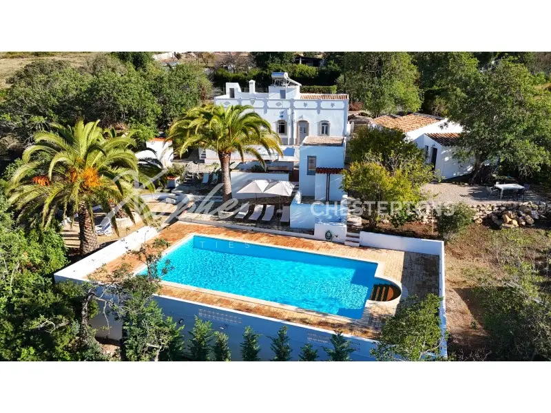 Image of Villa - 4 Bedrooms - 4 Bathrooms for Sale in Faro-Loulé-Portugal, Image 1