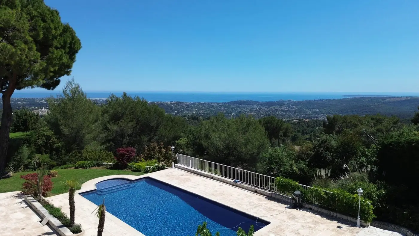 Image of Villa - 4 Bedrooms - 4 Bathrooms for Sale in Alpes-Maritimes-Saint-Paul-de-Vence-France, Image 5