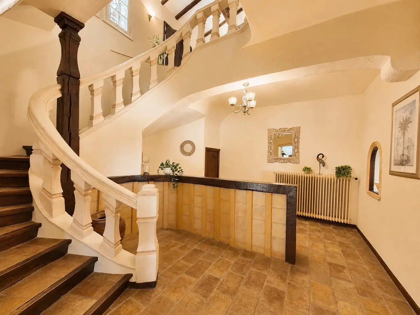  Image of Villa - 6 Bedrooms - 6 Bathrooms for Sale in Alpes-Maritimes-Vence-France, Image 24