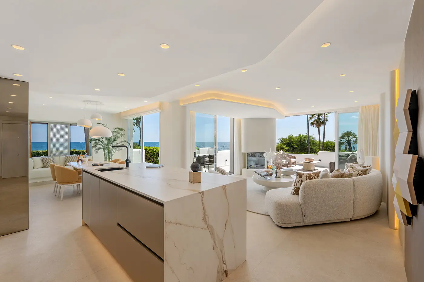 Image of Ground Floor Apartment - 3 Bedrooms - 3 Bathrooms for Sale in Malaga-Estepona-Spain, Image 4