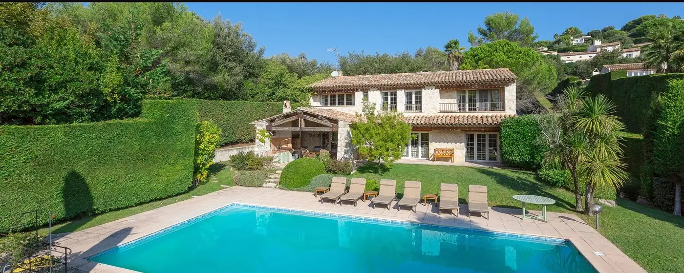 Image of Villa - 4 Bedrooms for Sale in Alpes-Maritimes-La Colle-sur-Loup-France, Image 1