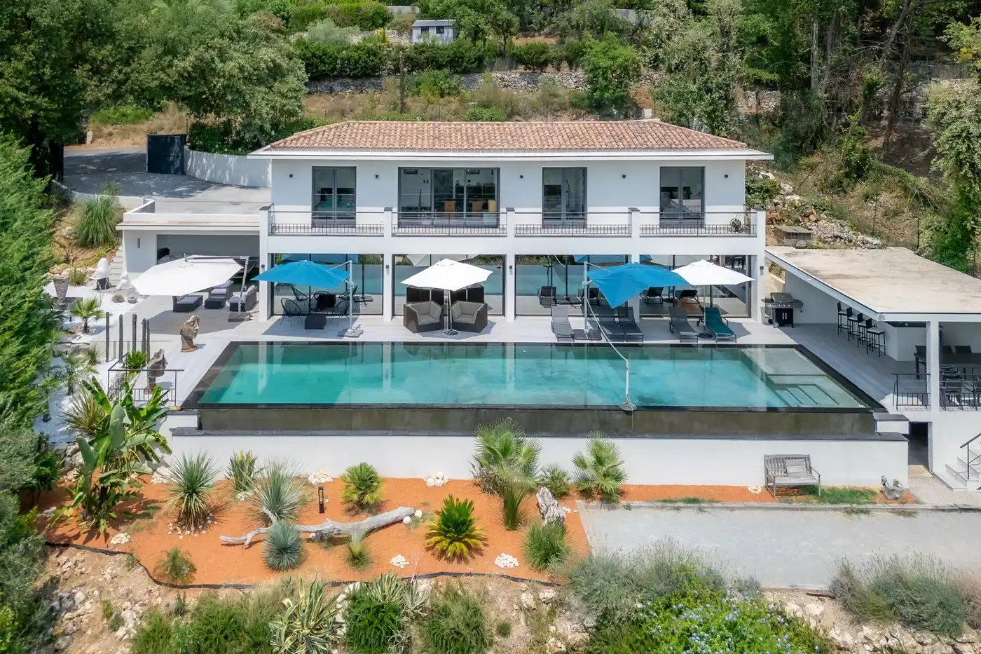 Image of Villa - 4 Bedrooms for Sale in Alpes-Maritimes-Tourrettes-sur-Loup-France, Image 1