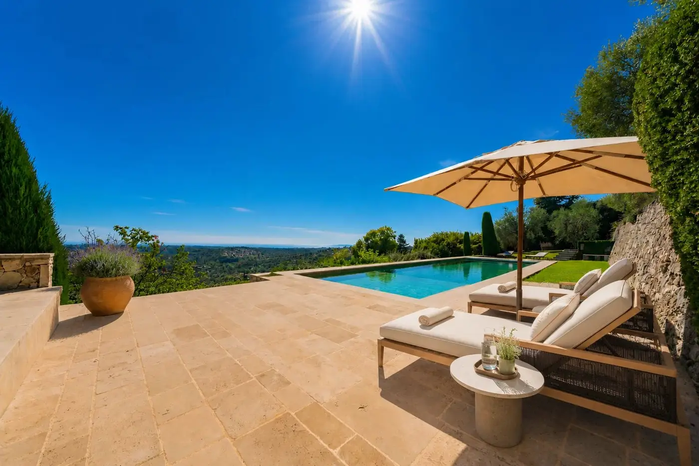  Image of Villa - 6 Bedrooms - 6 Bathrooms for Sale in Alpes-Maritimes-Vence-France, Image 8