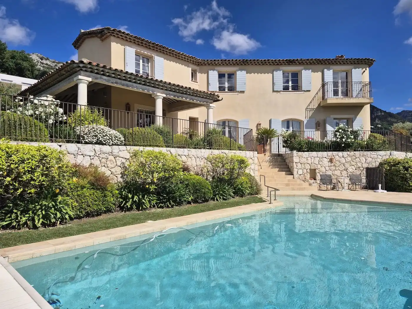 Image of Villa - 4 Bedrooms - 3 Bathrooms for Sale in Alpes-Maritimes-Vence-France, Image 1
