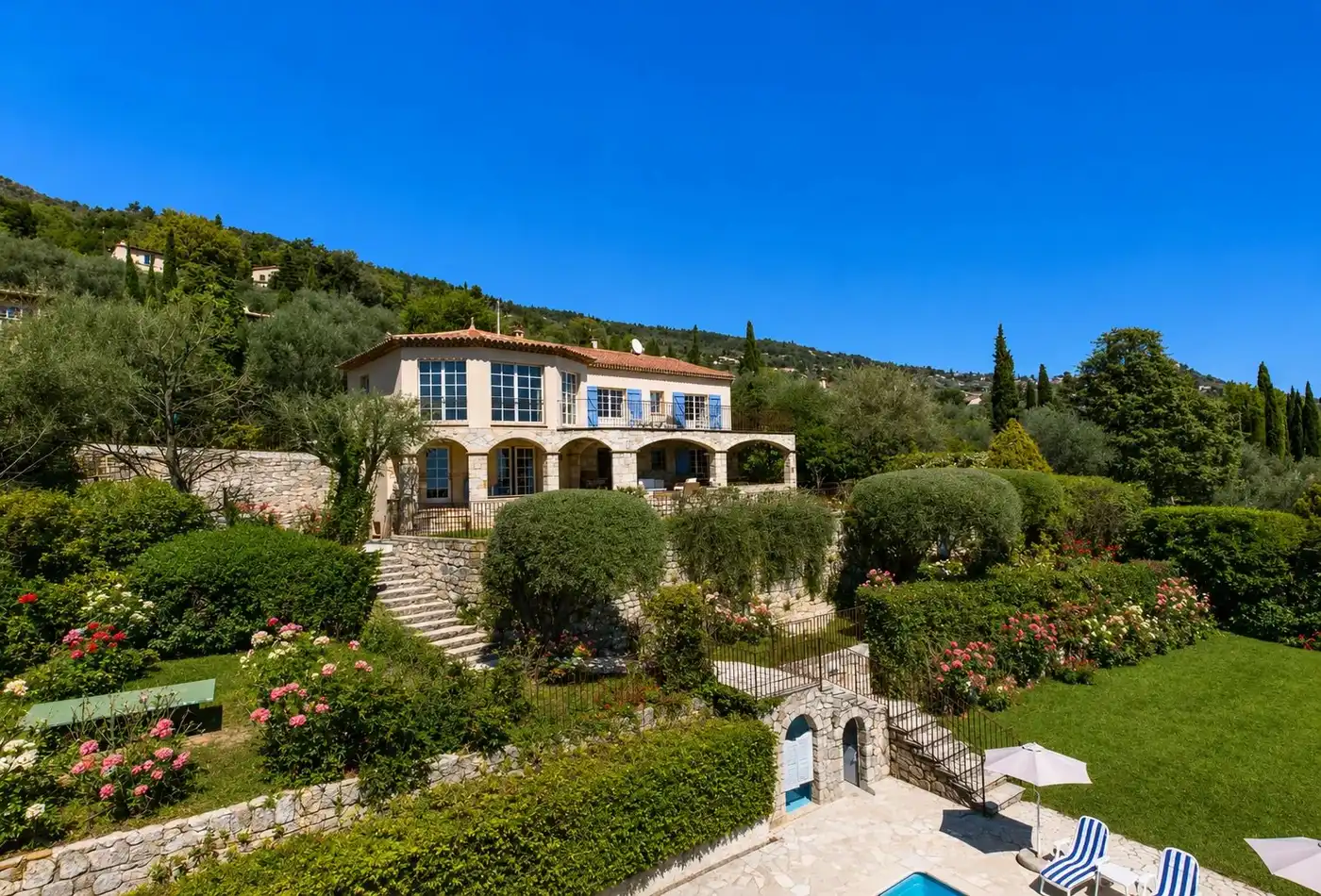 Image of Villa - 6 Bedrooms - 3 Bathrooms for Sale in Alpes-Maritimes-Spéracèdes-France, Image 4