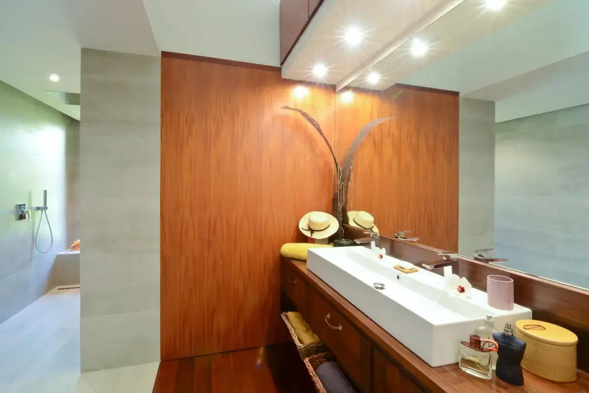 Image of Residential - 3 Bedrooms - 4 Bathrooms for sale in Bequia-Ocar-St. Vincent & the Grenadines, Image 11