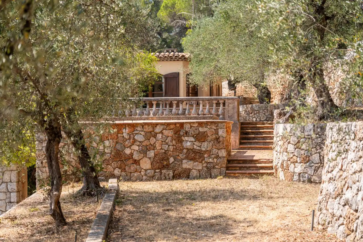  Image of Villa - 12 Bedrooms - 9 Bathrooms for Sale in Alpes-Maritimes-Grasse-France, Image 18