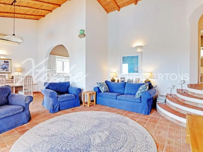 Image of Villa - 4 Bedrooms - 3 Bathrooms for Sale in Faro-Faro-Portugal, Image 2