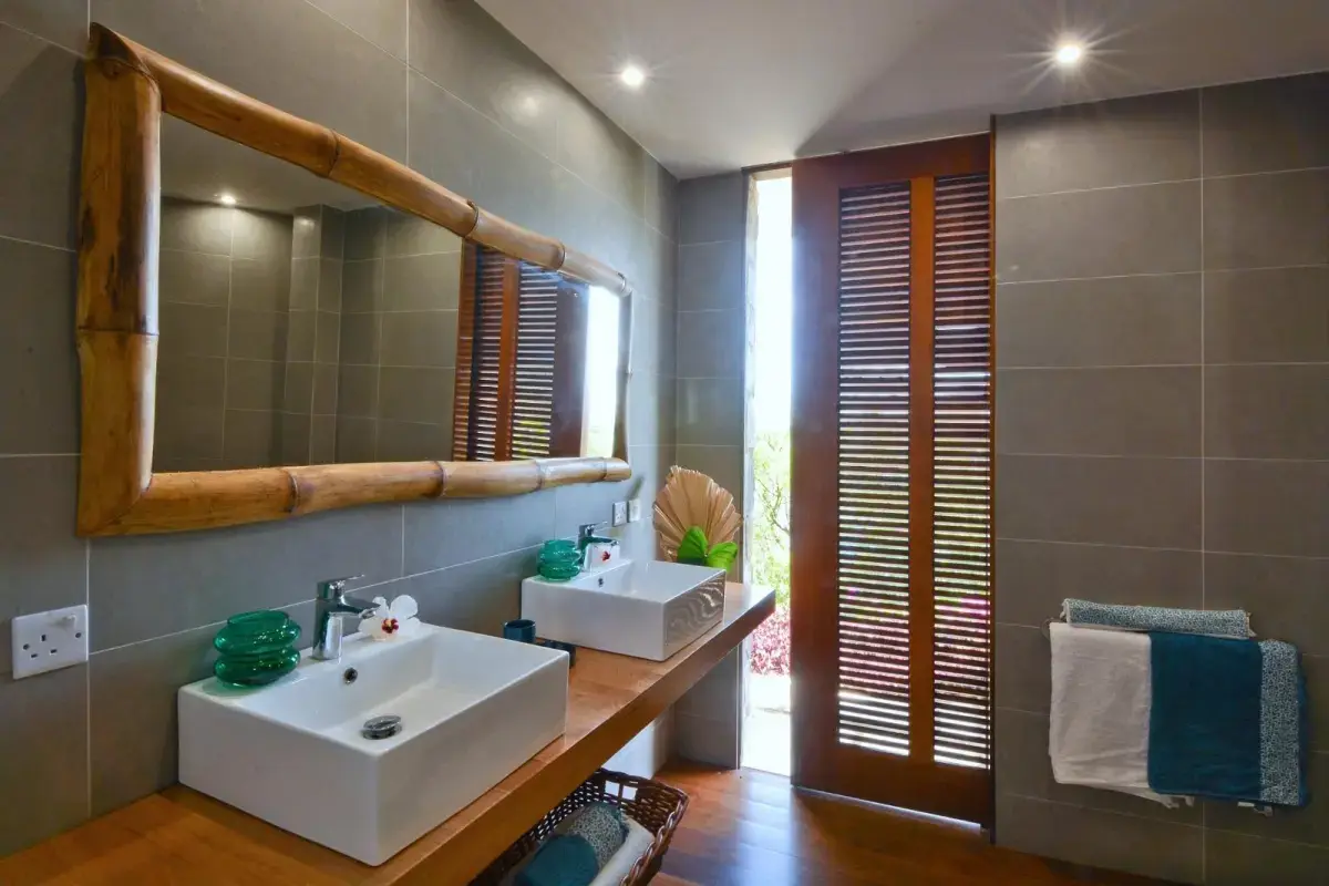  Image of Residential - 3 Bedrooms - 4 Bathrooms for sale in Bequia-Ocar-St. Vincent & the Grenadines, Image 20