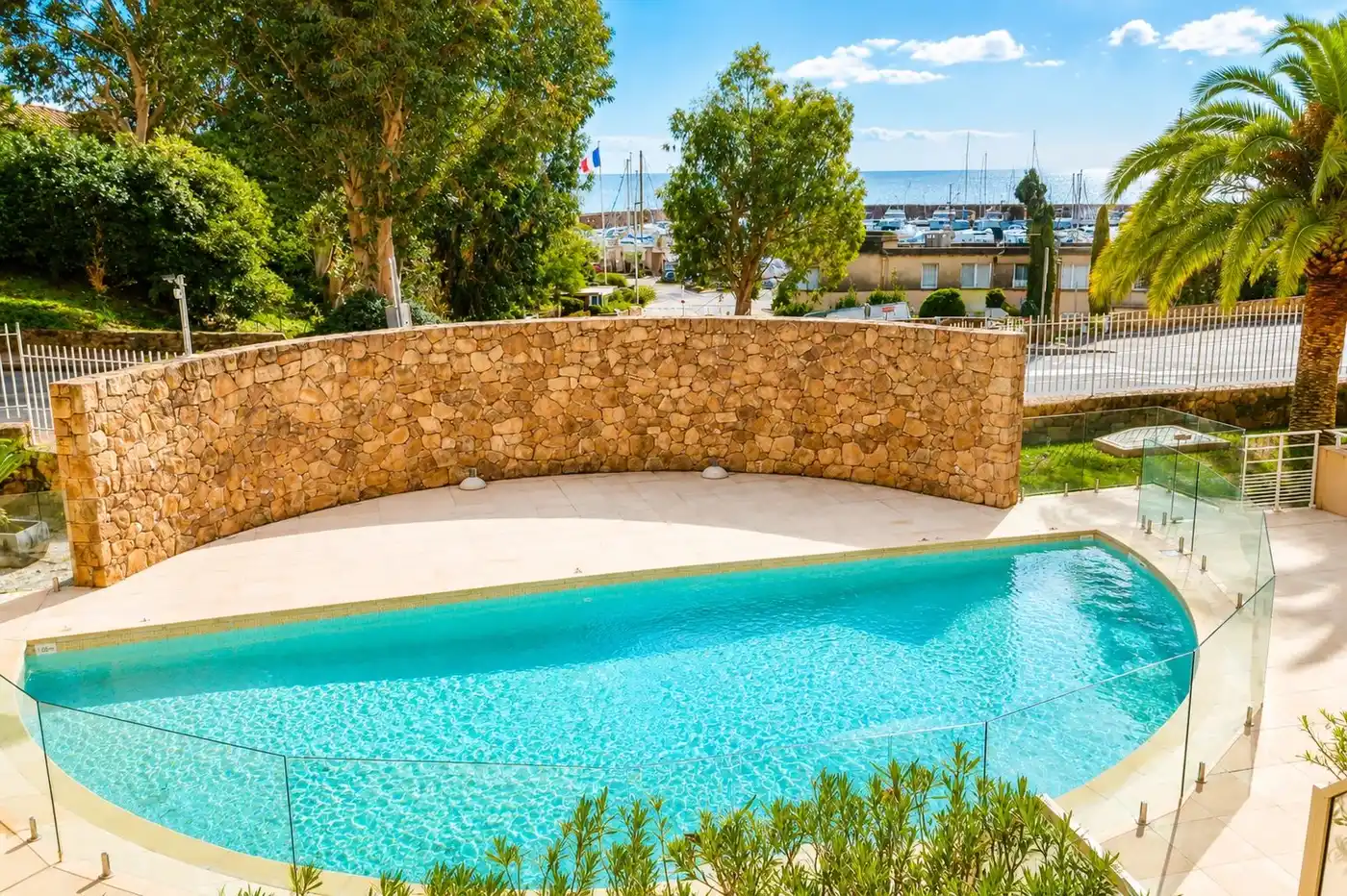 Image of Apartment - 2 Bedrooms - 2 Bathrooms for Sale in Alpes-Maritimes-Théoule-sur-Mer-France, Image 1