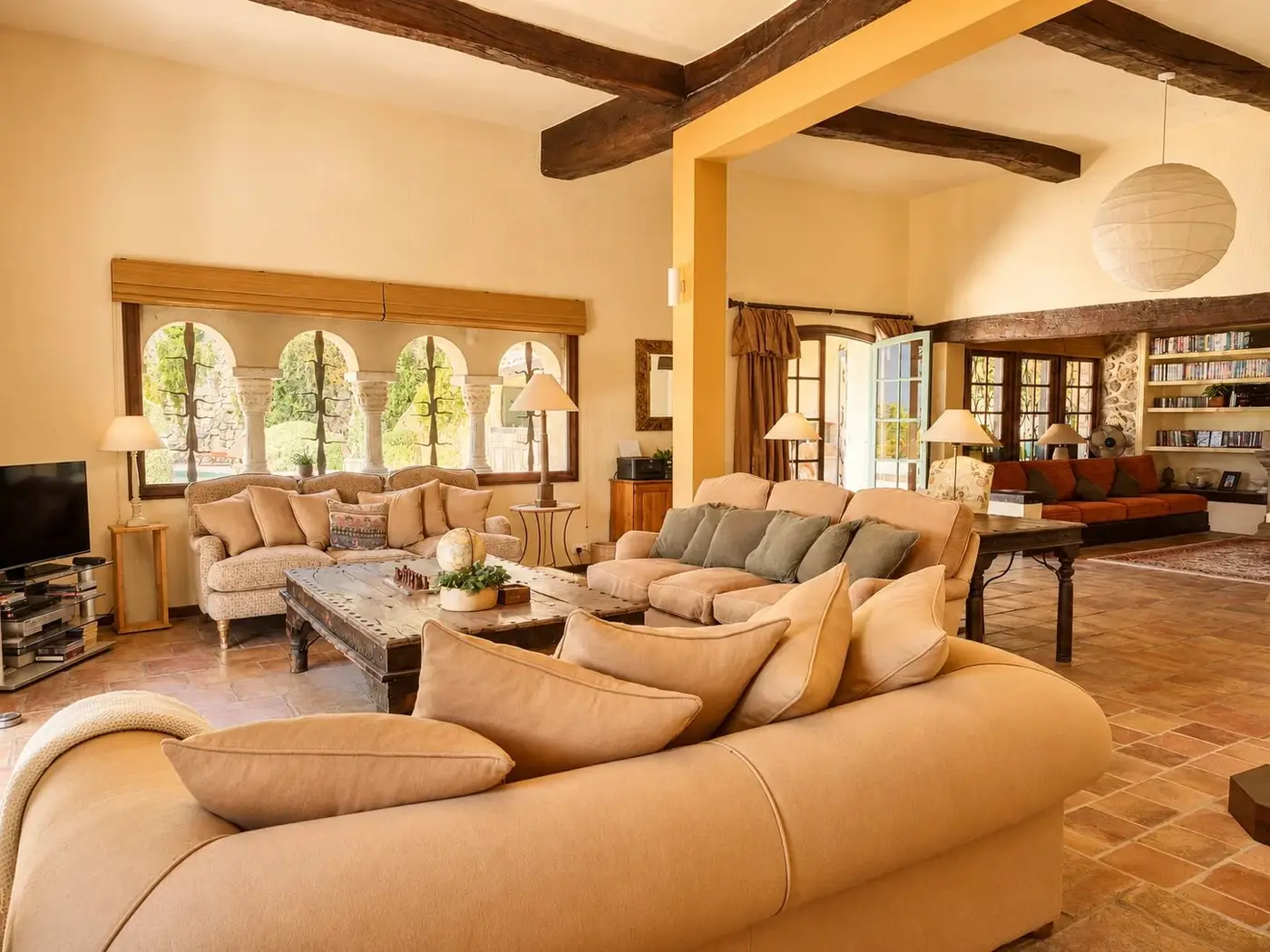  Image of Villa - 6 Bedrooms - 6 Bathrooms for Sale in Alpes-Maritimes-Vence-France, Image 10