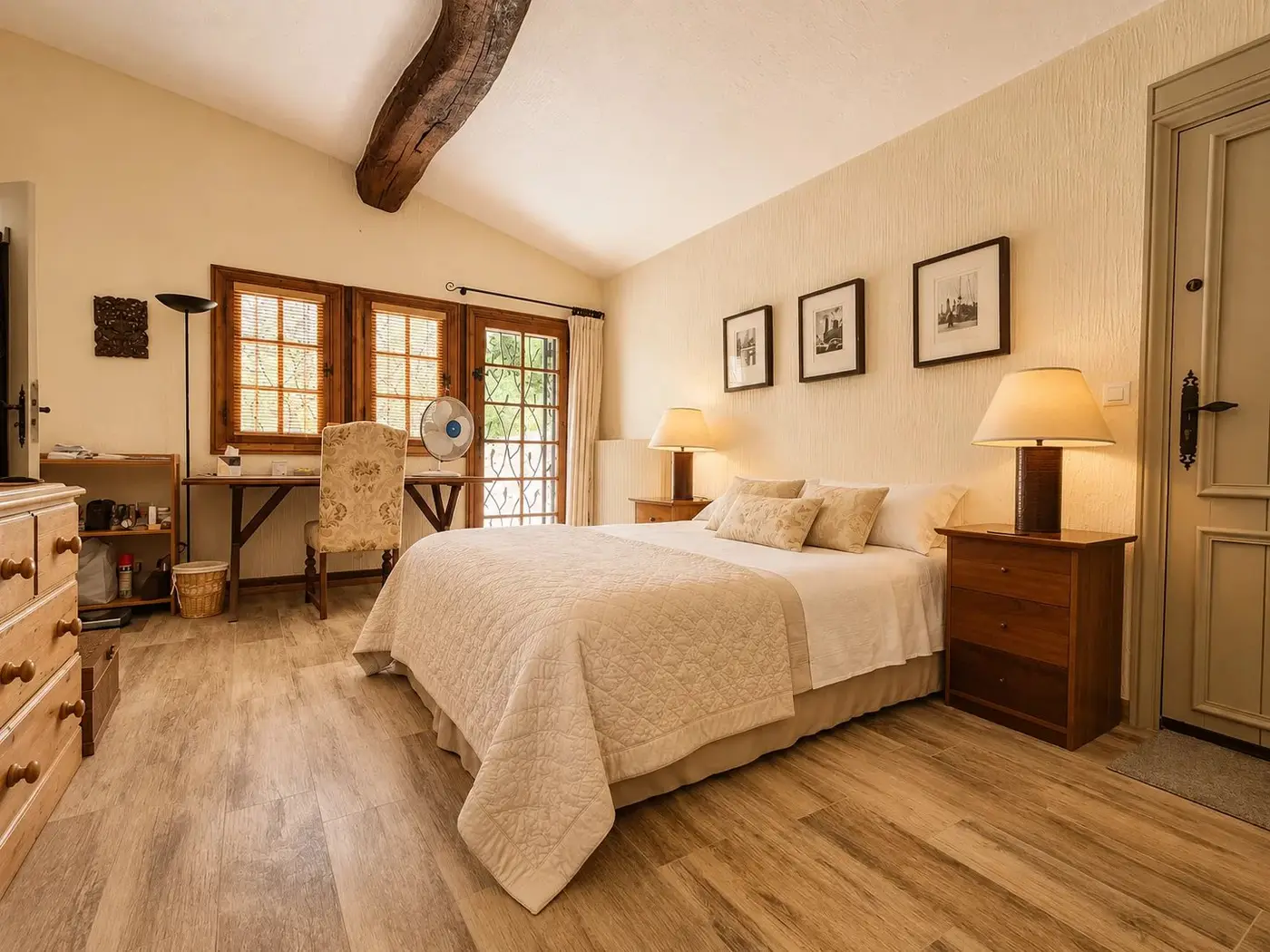  Image of Villa - 6 Bedrooms - 6 Bathrooms for Sale in Alpes-Maritimes-Vence-France, Image 22