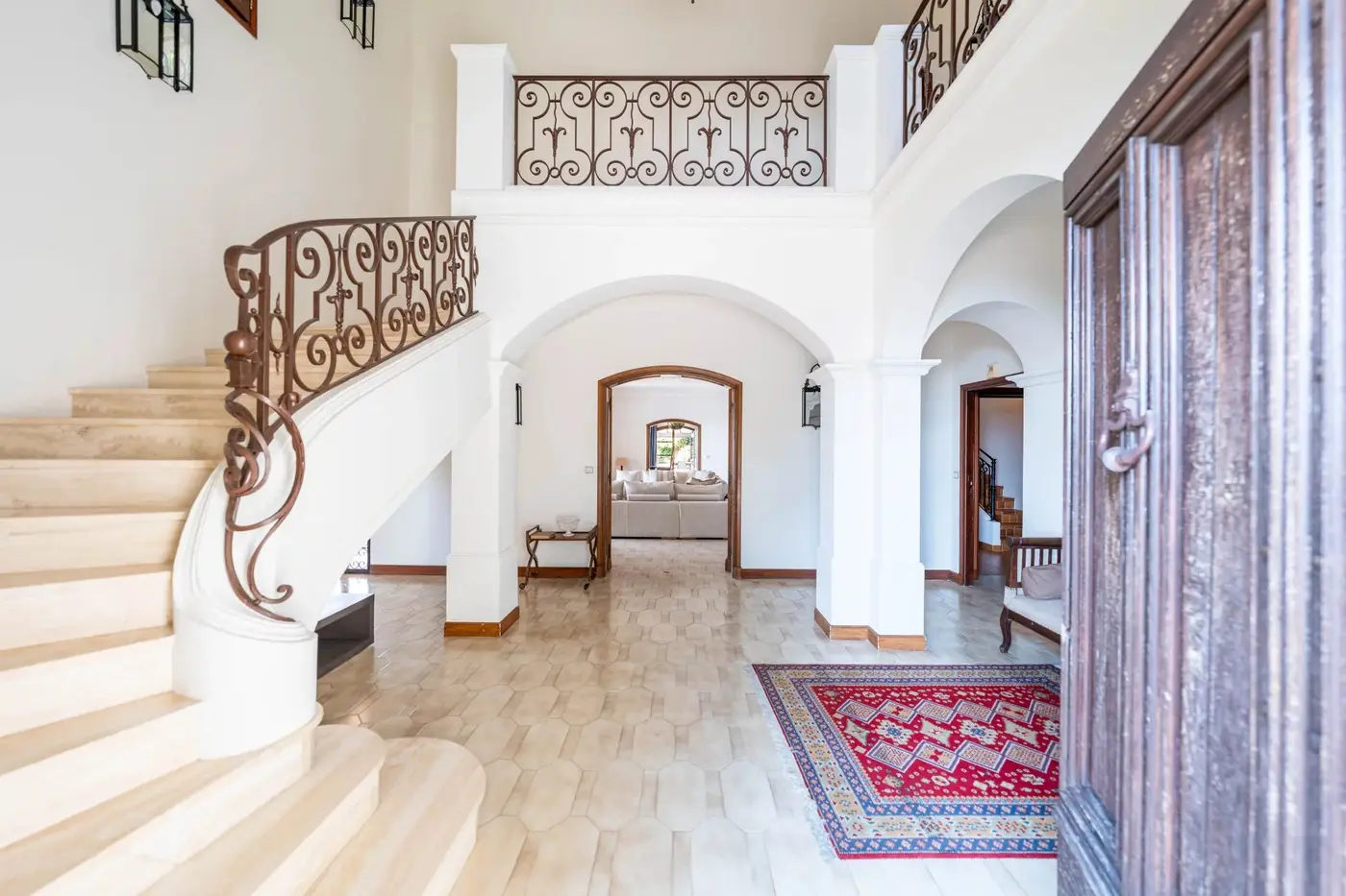  Image of Villa - 12 Bedrooms - 9 Bathrooms for Sale in Alpes-Maritimes-Grasse-France, Image 10