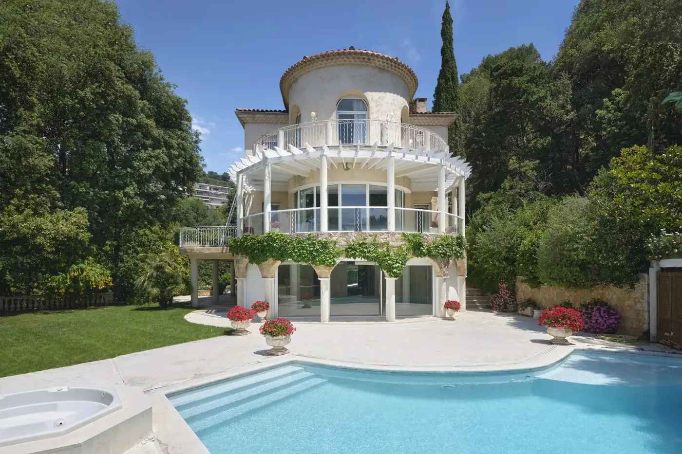 Image of Villa - 5 Bedrooms for Sale in Alpes-Maritimes-Cannes-France, Image 3