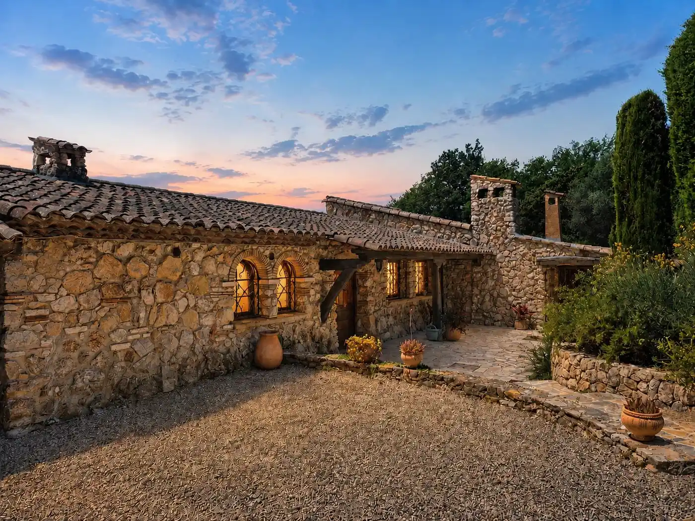  Image of Villa - 6 Bedrooms - 6 Bathrooms for Sale in Alpes-Maritimes-Vence-France, Image 7