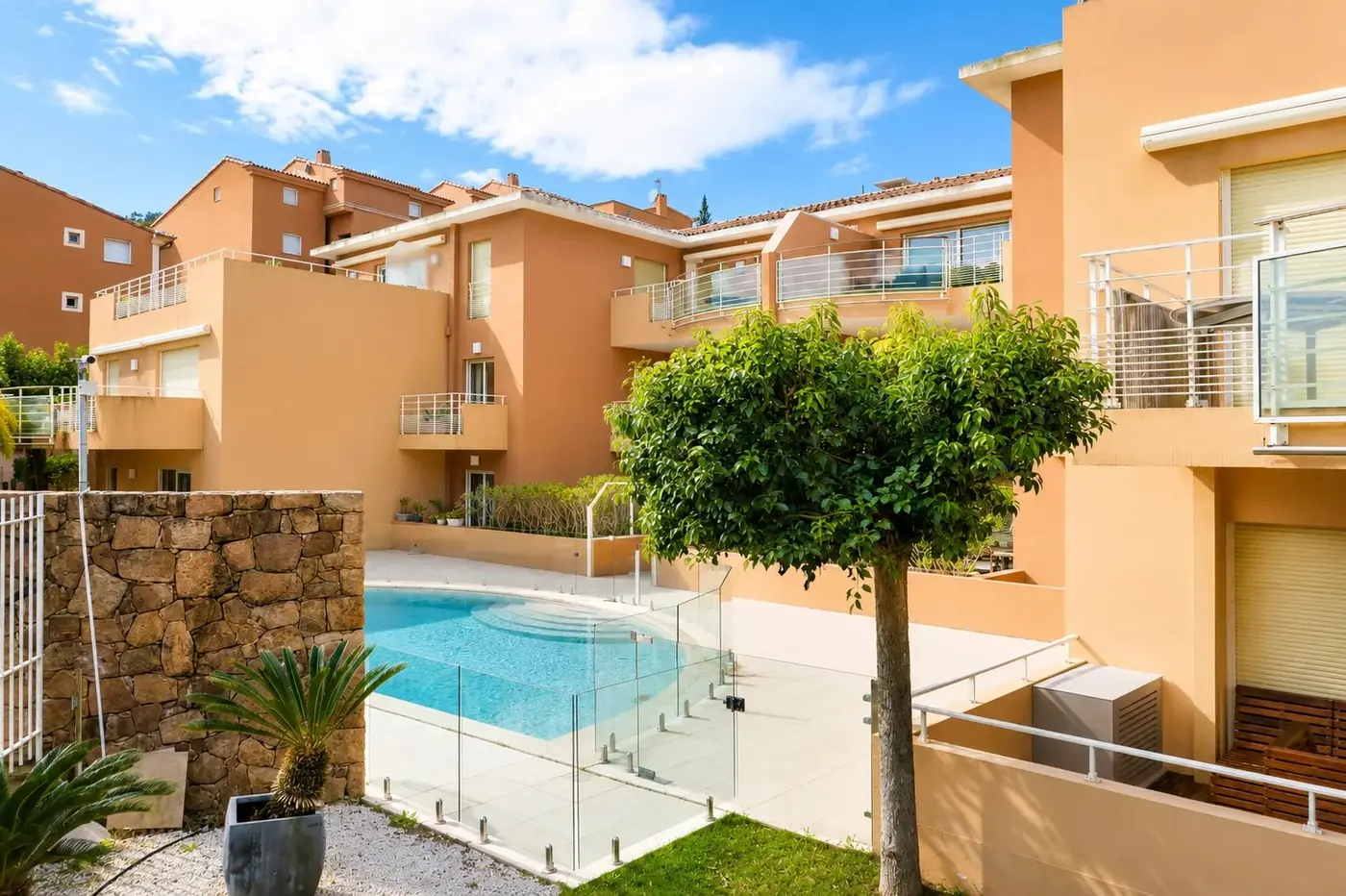Image of Apartment - 2 Bedrooms - 2 Bathrooms for Sale in Alpes-Maritimes-Théoule-sur-Mer-France, Image 3