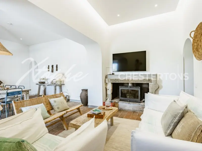 Image of Villa - 4 Bedrooms - 4 Bathrooms for Sale in Faro-Loulé-Portugal, Image 2