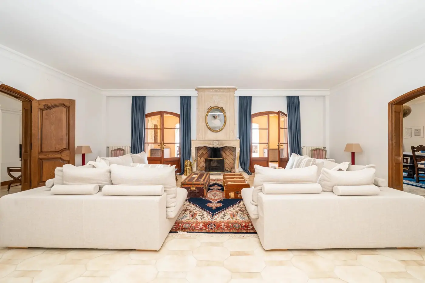  Image of Villa - 12 Bedrooms - 9 Bathrooms for Sale in Alpes-Maritimes-Grasse-France, Image 12
