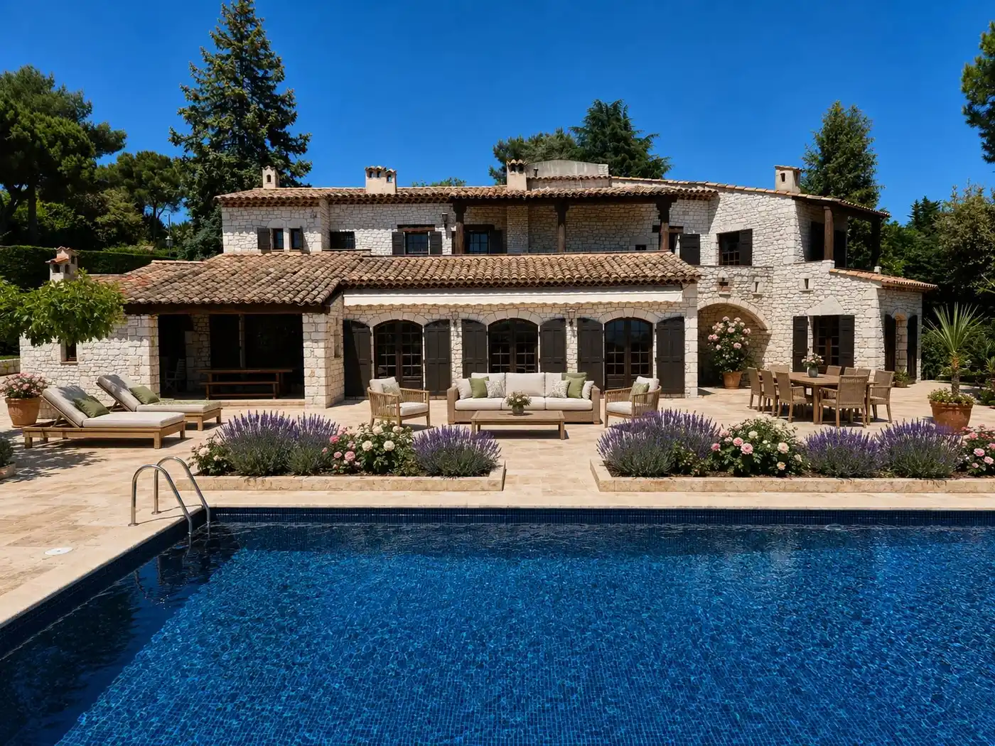 Image of Villa - 4 Bedrooms - 4 Bathrooms for Sale in Alpes-Maritimes-Saint-Paul-de-Vence-France, Image 1